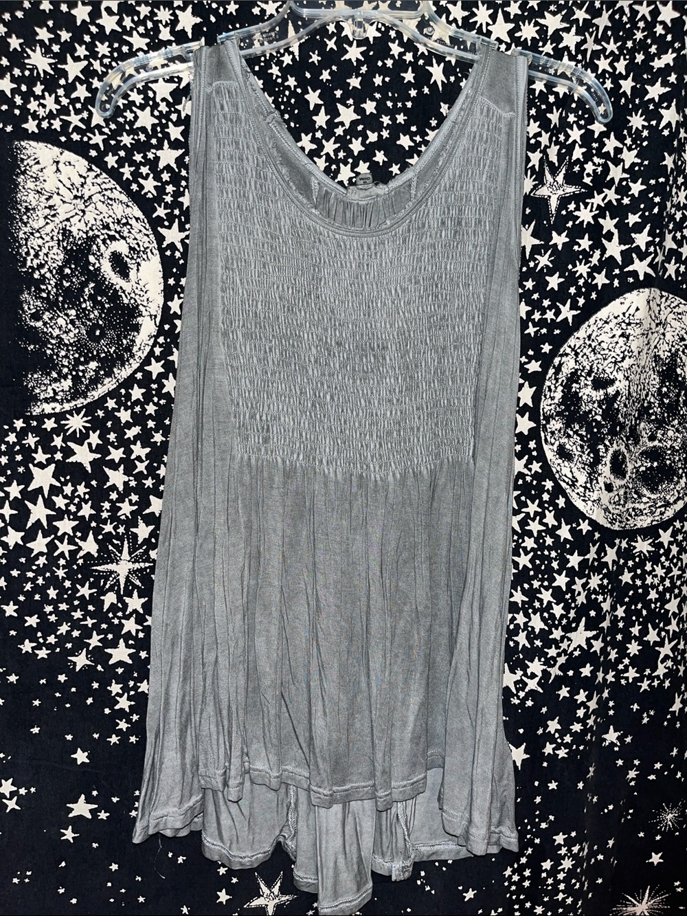 Sleeveless Smocked Tank Top - Gray